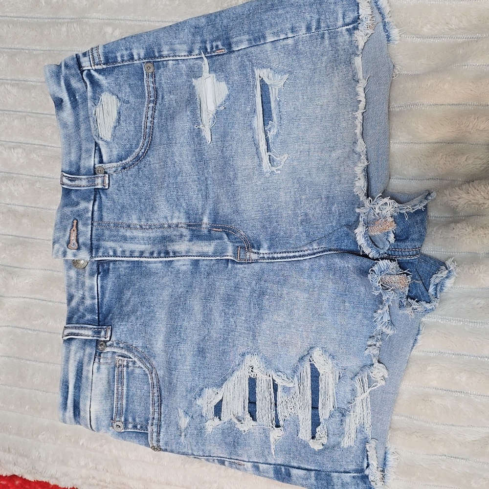 New with tags. America Eagle. Ne(x)t Level Curvy High-Waisted Short Short Size 6